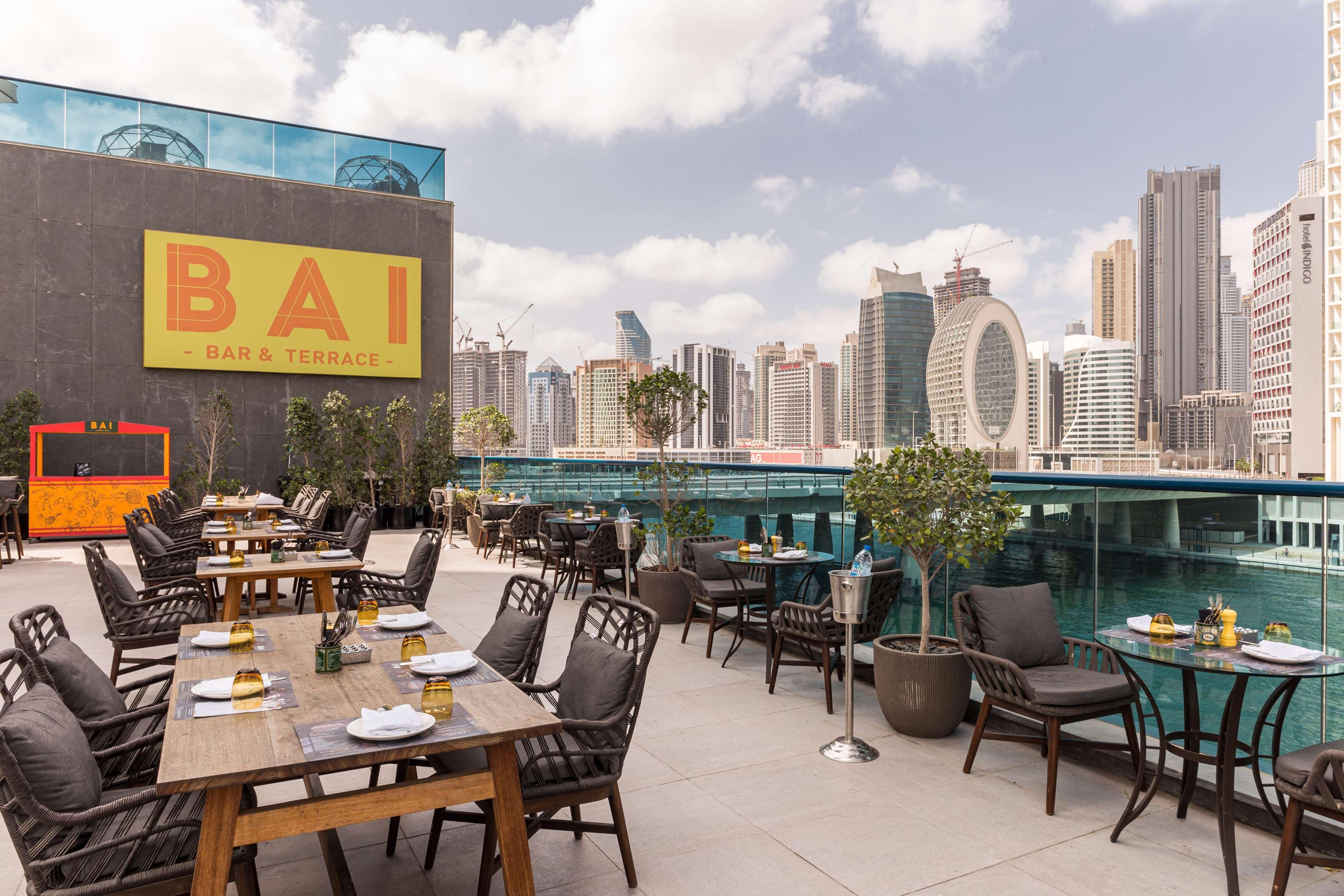 Radisson Blu Hotel, Dubai Canal View Экстерьер фото